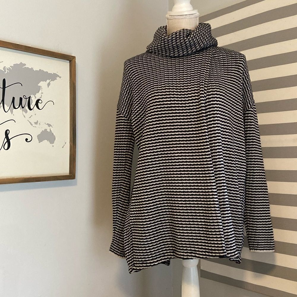 CAbi Black & White Striped Style 3167 Fergie Split Turtleneck Sweater Size Small